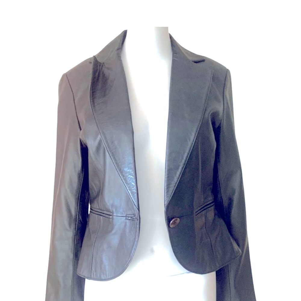 VAKKO SPORT Petite Black Lambskin Leather Cropped Blazer